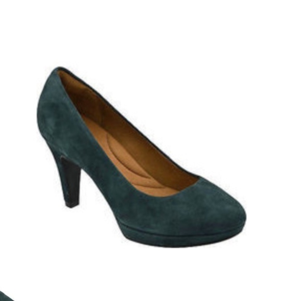 Clarks Indigo Wessex Wyvern Suede Heels Size 10
